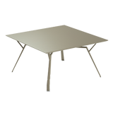Radice Quadra aluminium tafel 140x140 cm. pearly gold