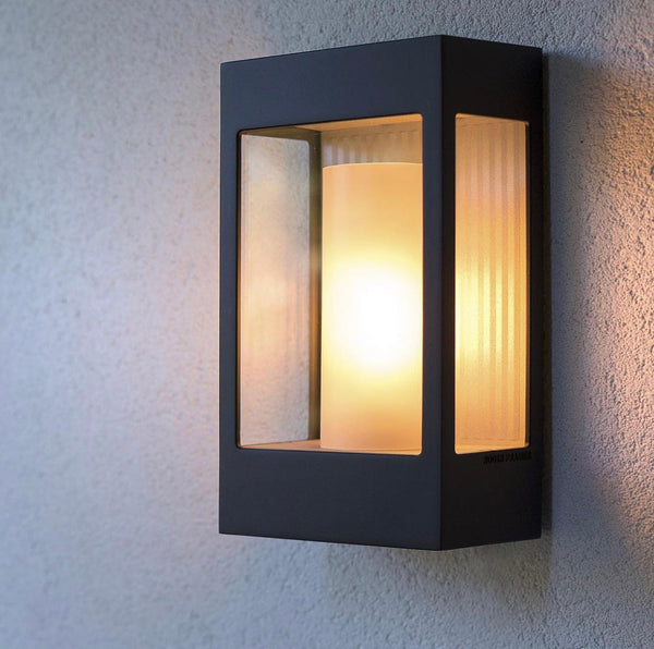 Roger Pr. Tetra wandlamp bew. melder, zwart met helder glas